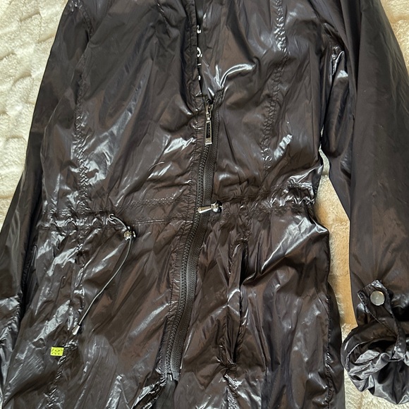 Black Hooded Very Light Jacket - Picture 4 of 16